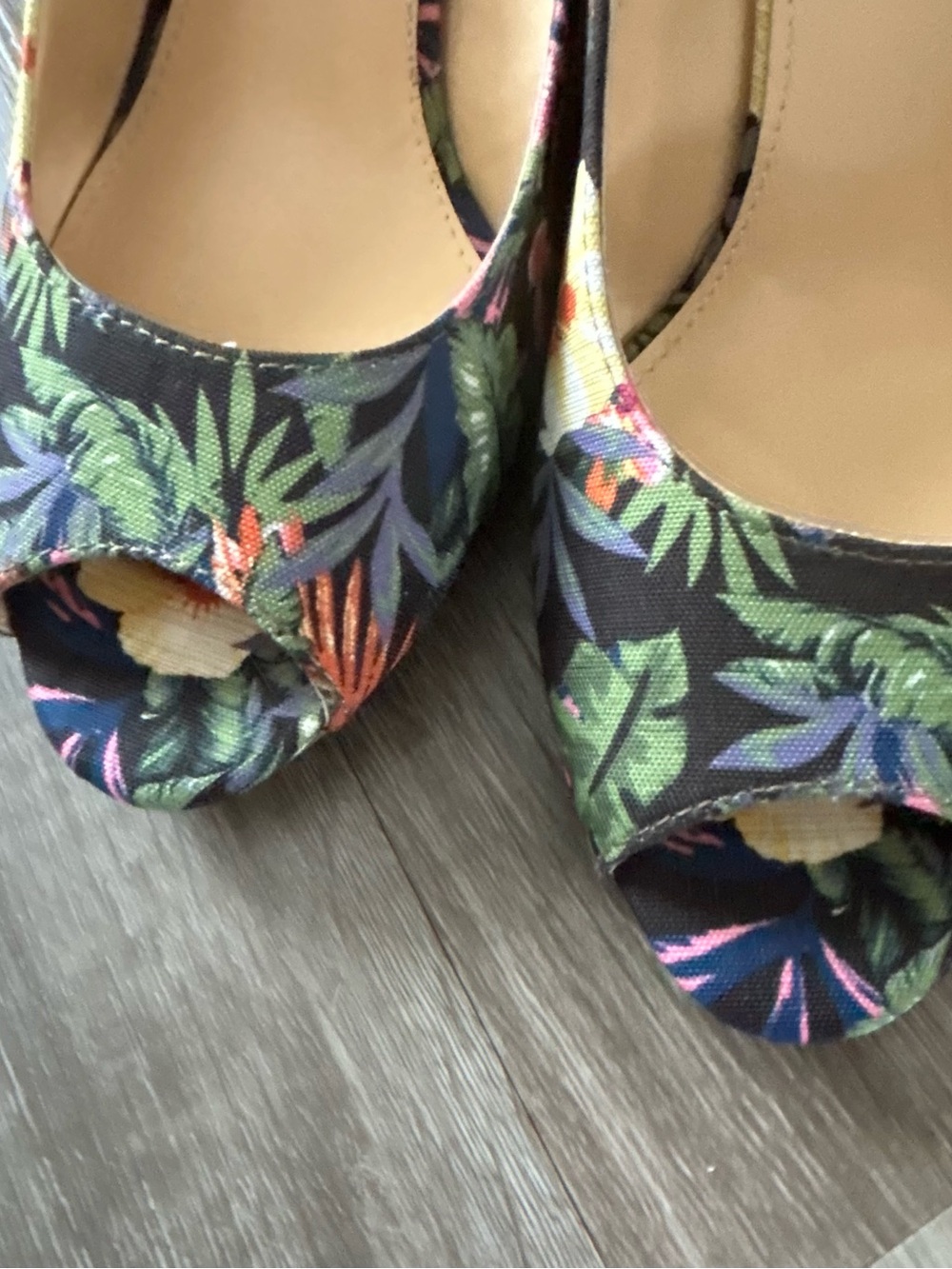 Liz Claiborne Black Floral Cork Wedge Peep-Toe Heels - Picture 10 of 11